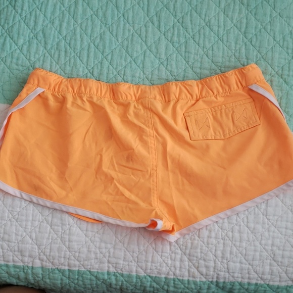 Bodyglove board shorts orange super cute and comfy - Picture 3 of 4